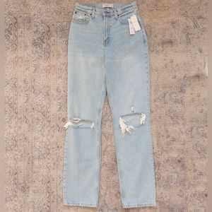 NWT Abercrombie & Fitch Curve Love 90s Straight Ultra High Rise Jean in Long